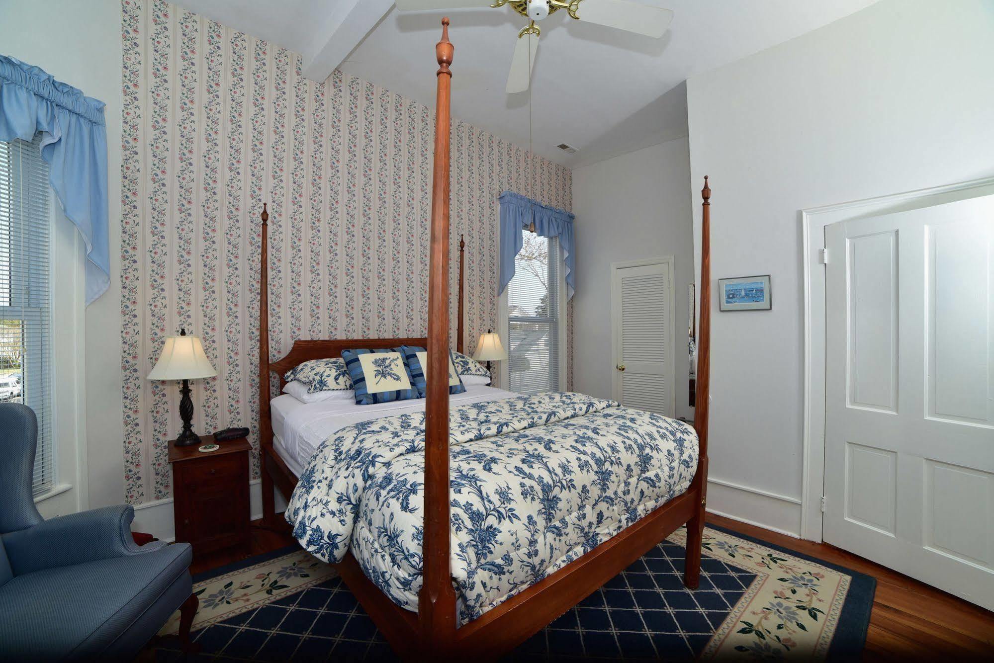 Pecan Tree Inn Beaufort エクステリア 写真